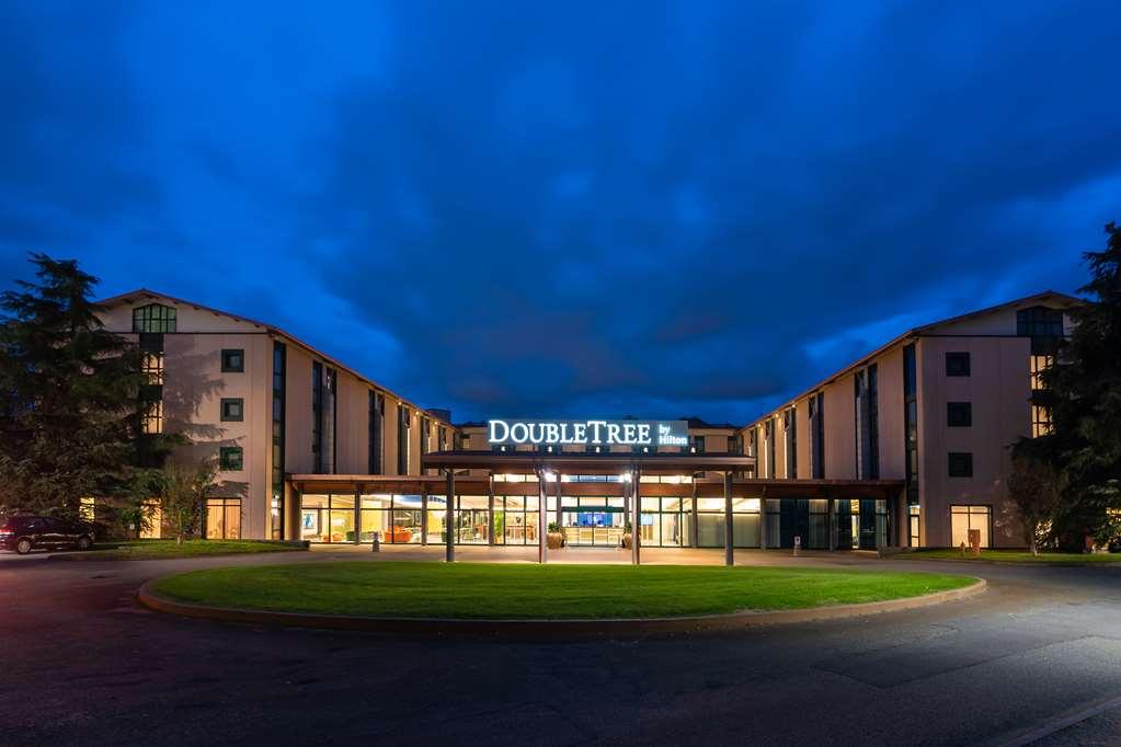 Отель Doubletree By Hilton Milan Malpensa Сольбьяте-Олона Экстерьер фото