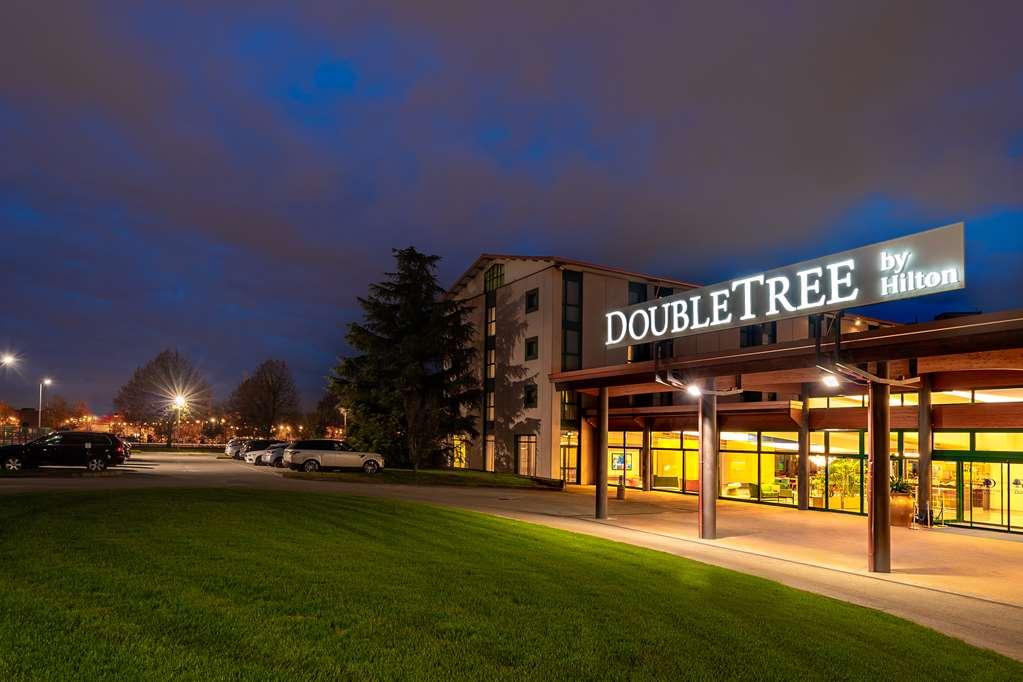 Отель Doubletree By Hilton Milan Malpensa Сольбьяте-Олона Экстерьер фото