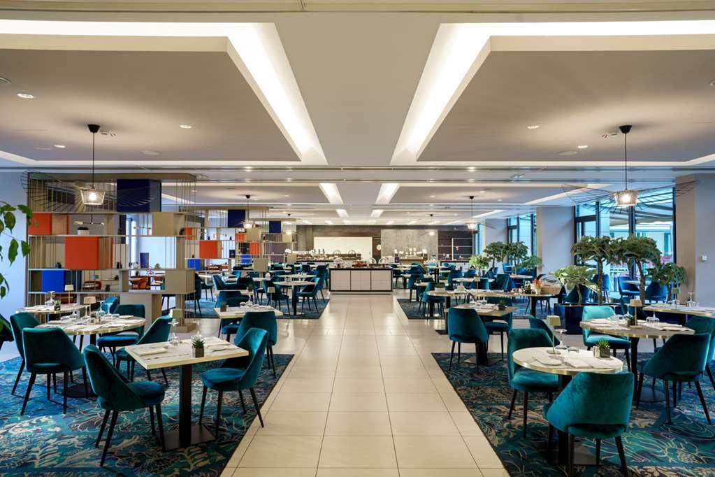 Отель Doubletree By Hilton Milan Malpensa Сольбьяте-Олона Ресторан фото