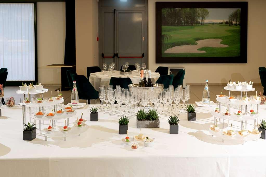 Отель Doubletree By Hilton Milan Malpensa Сольбьяте-Олона Удобства фото