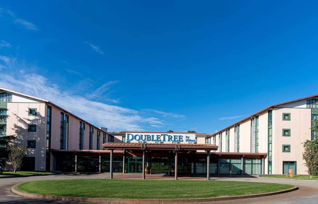 Отель Doubletree By Hilton Milan Malpensa Сольбьяте-Олона Экстерьер фото