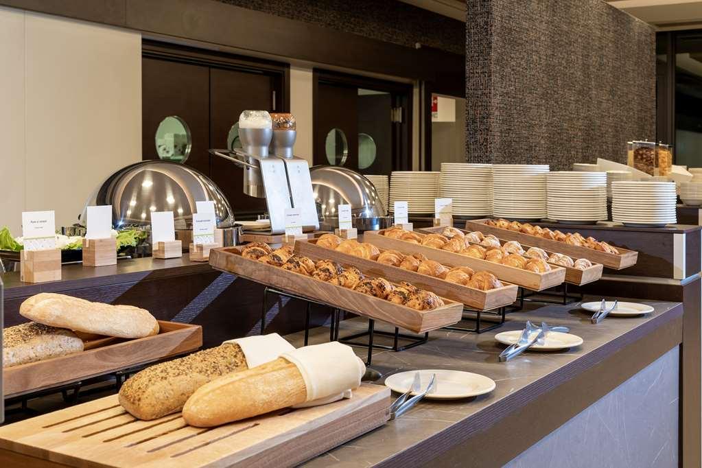 Отель Doubletree By Hilton Milan Malpensa Сольбьяте-Олона Ресторан фото